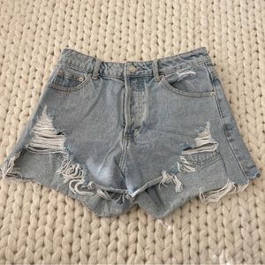 ADIKA MARIE RIPPED JEAN SHORTS SIZE MEDIUM